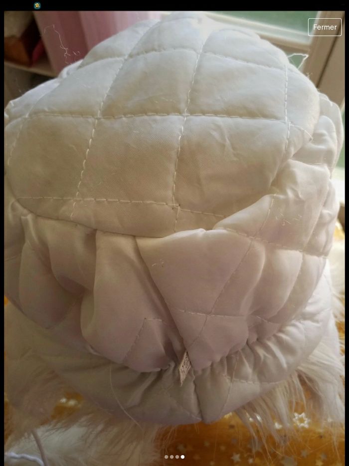 Bonnet blanc en peluche très bon état - photo numéro 4