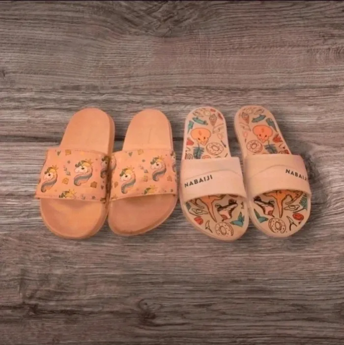 Claquettes et chausson fille Pointure 33 - photo numéro 2