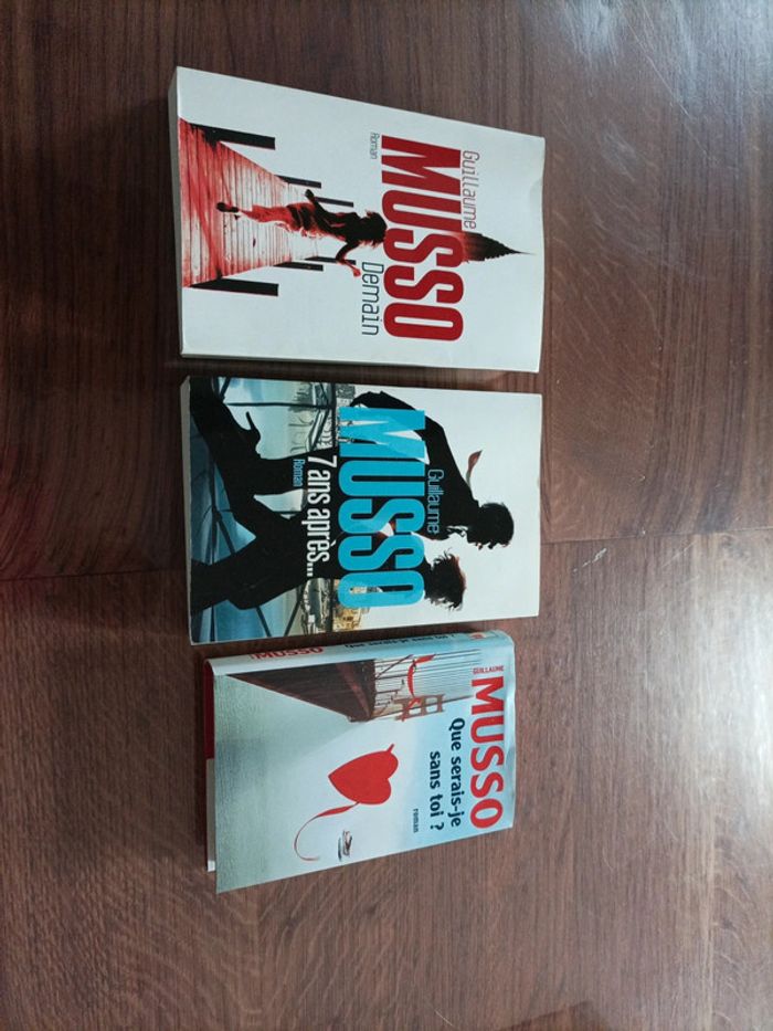 3 livres grands format Guillaume Musso