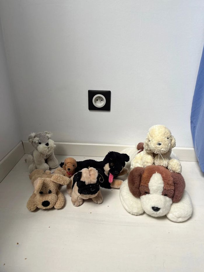 Lot peluches chiens