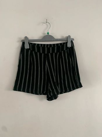 Short à rayures