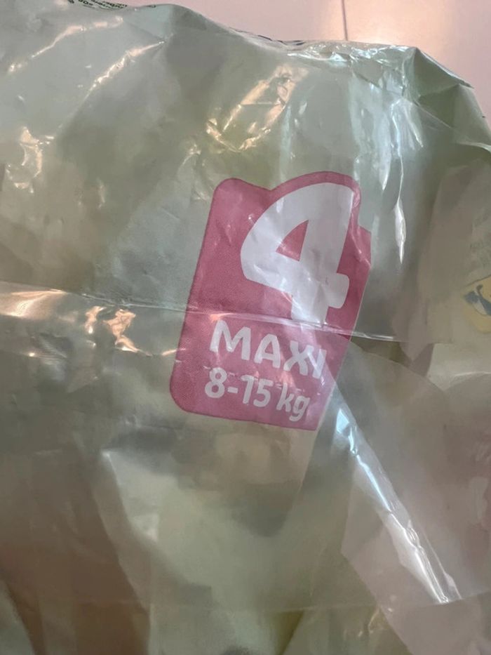 15 couches Taille 4 maxi 8-15kg - photo numéro 4