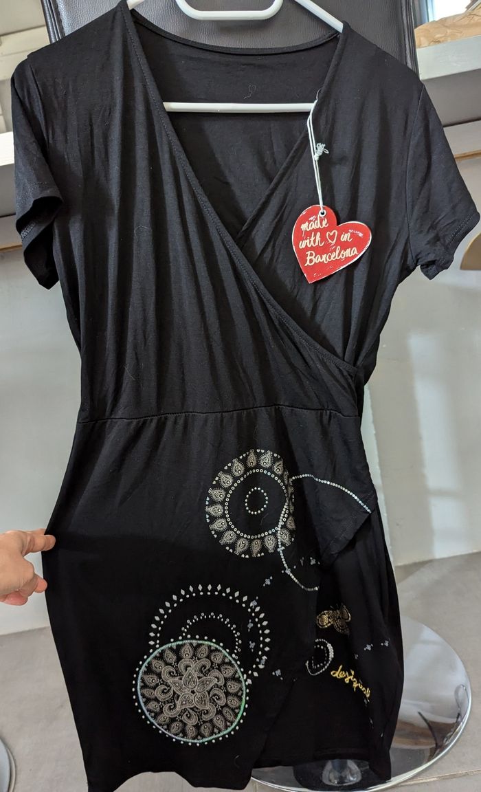 Très jolie robe Desigual neuve - photo numéro 2