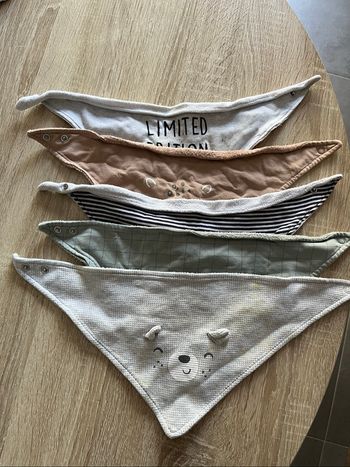 Bavoirs bébé 🍼 – excellent état, très absorbants