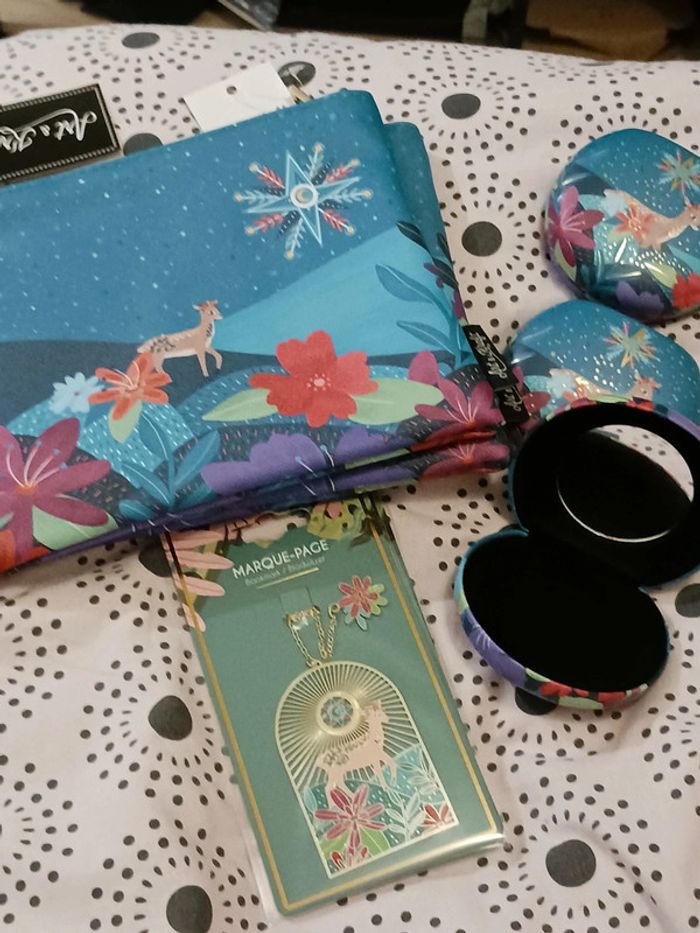 Pochette × miroir de poche × marque page - photo numéro 2
