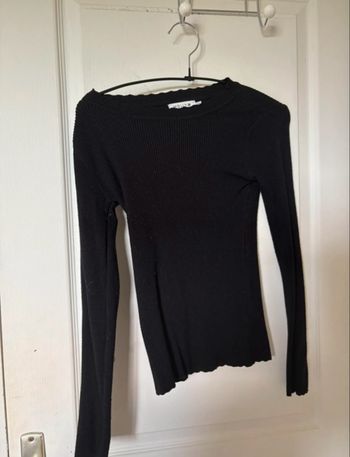Pull noir 