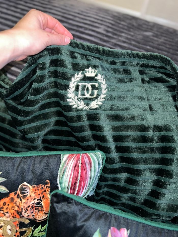 Ensemble couverture et coussins brodé - photo numéro 4