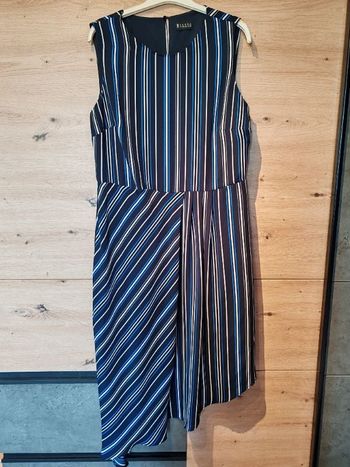 Robe rayée asymétrique