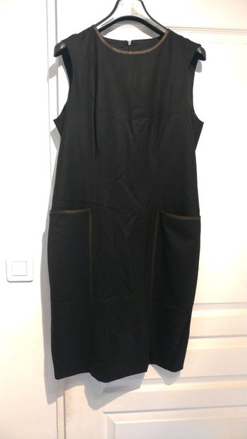 Robe noire Caroll avec poches 95% laine