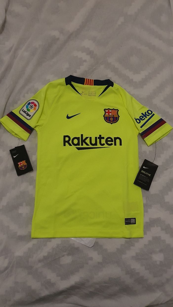 Nike maillot fc Barcelone taille S 8-10 ans 128-137
