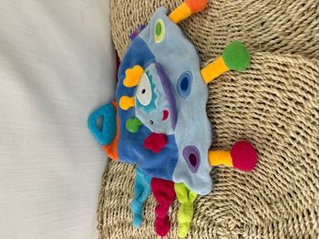 doudou plat soucoupe volante fusée bleue extra terrestre monstre BABYSUN