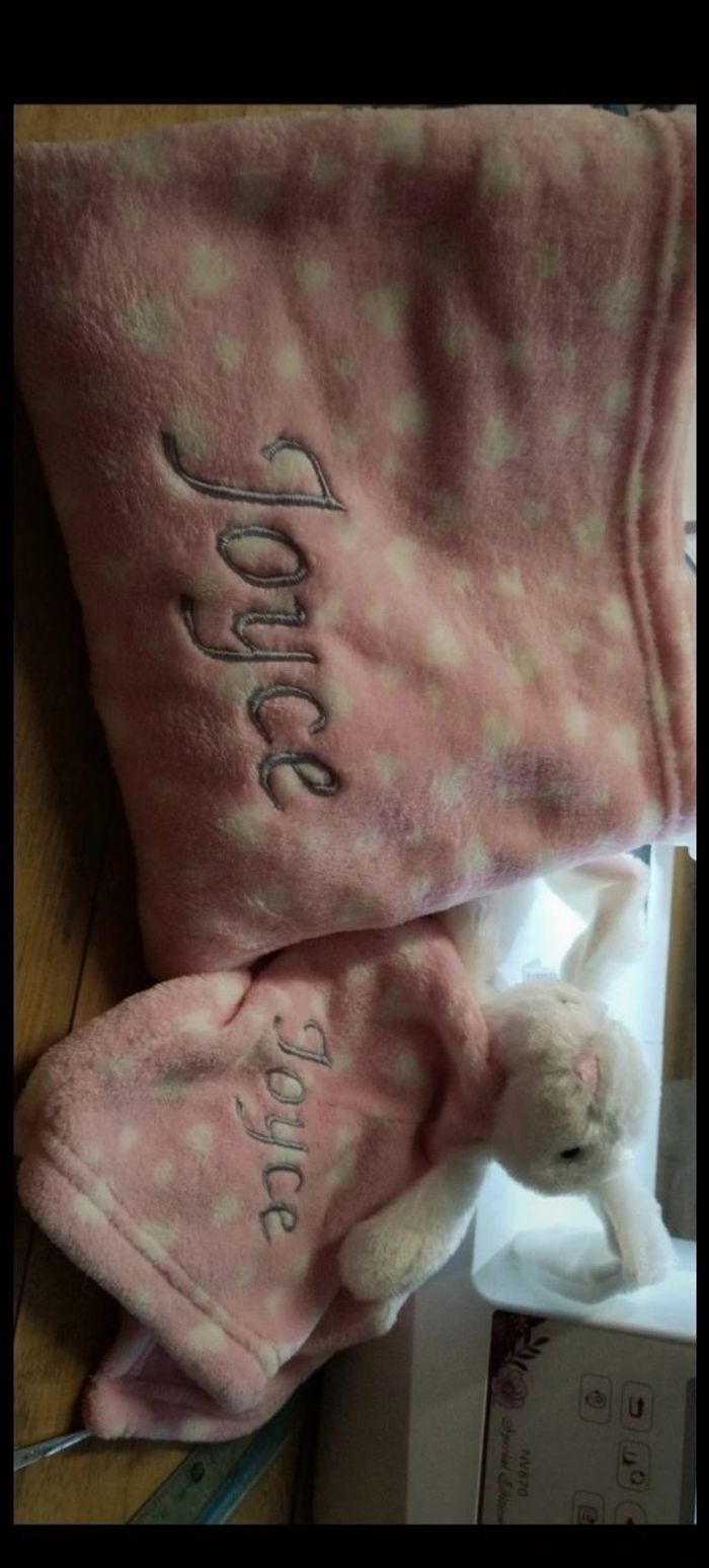 🎀 ensemble doudou et couverture brod