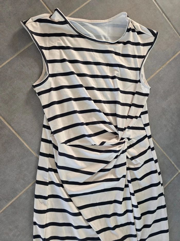 Robe beige rayée - photo numéro 2