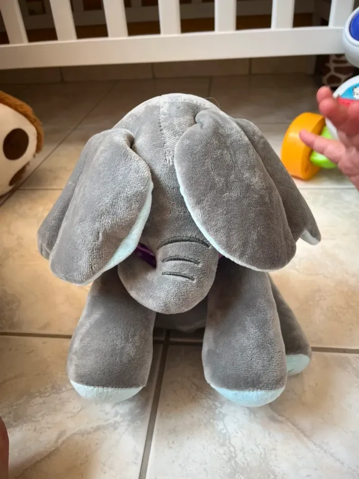 Éléphant interactif - photo numéro 2