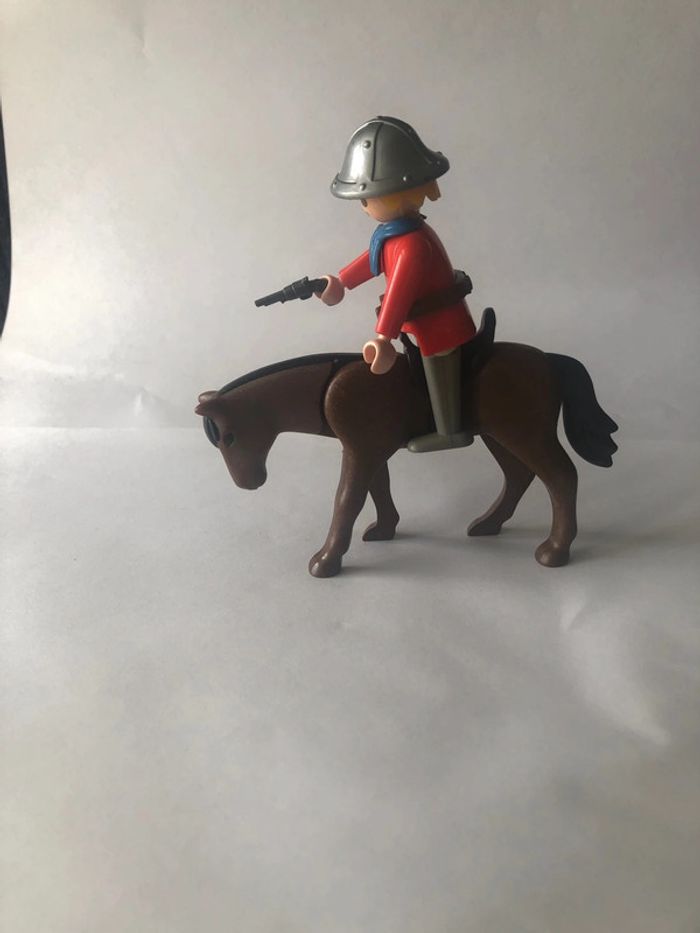Figurine Playmobil + cheval - photo numéro 3