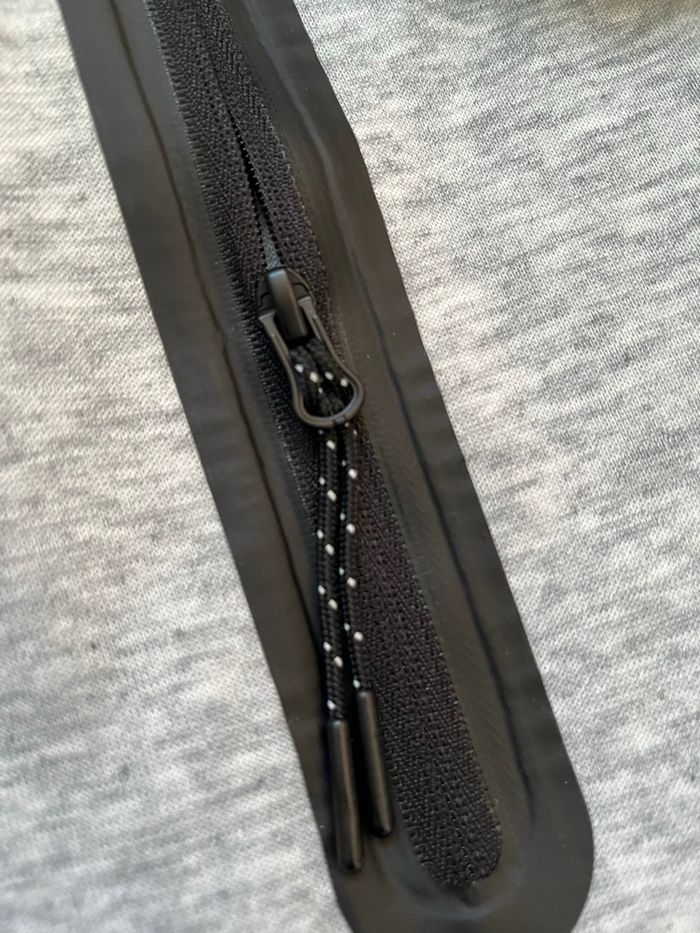 Gilet Nike tech gris - photo numéro 2