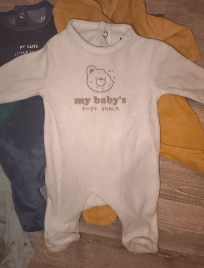 Lot pyjama 1 mois - photo numéro 2