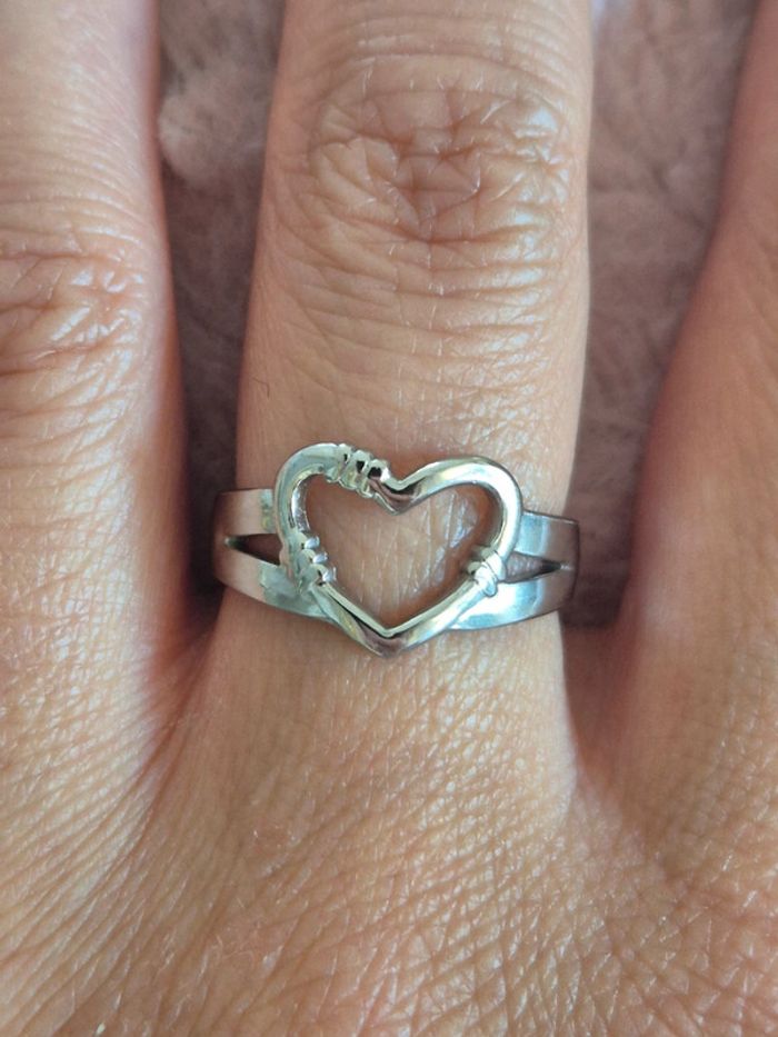 Jolie bague cœur en acier
