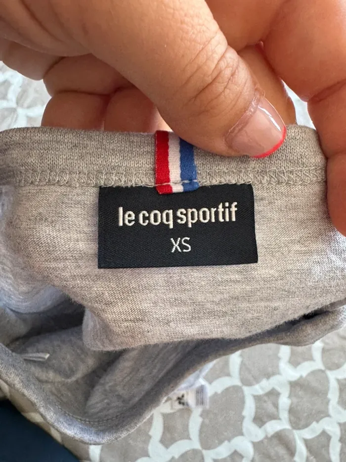 Très beau t shirt le coq sportif XS - photo numéro 5