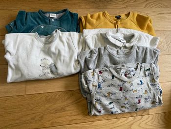 Lot pyjamas chauds 24 mois