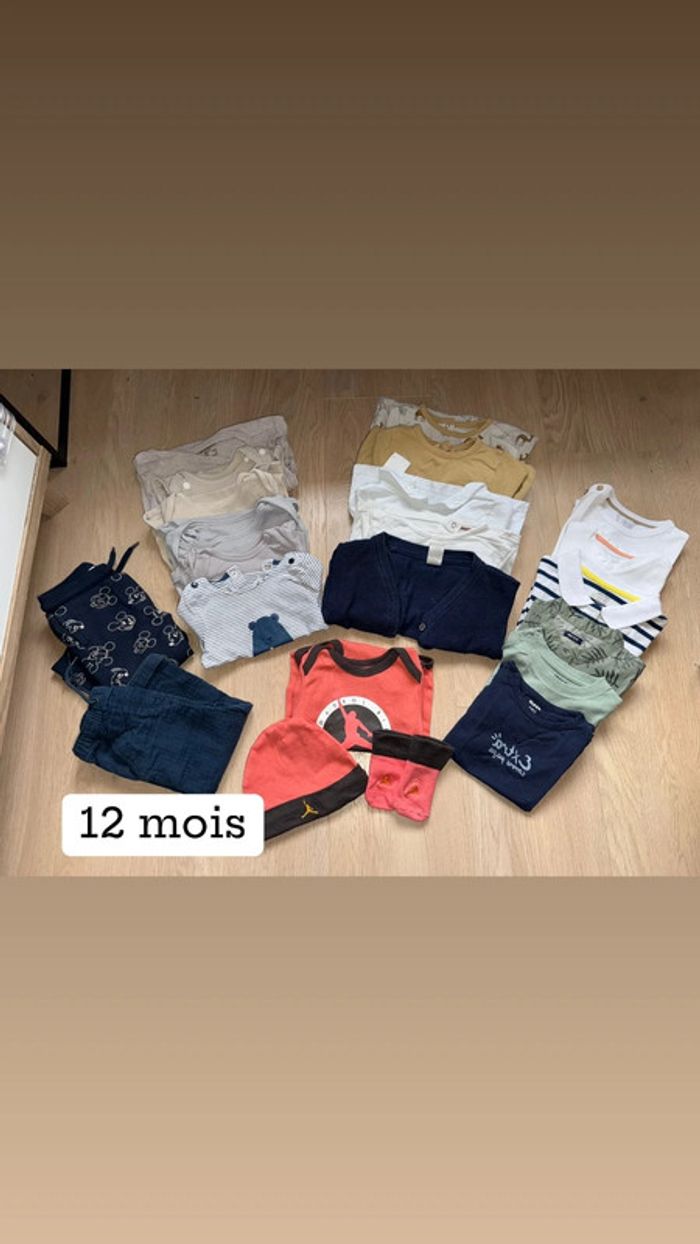 Lot 20 vêtements bebe 12 mois
