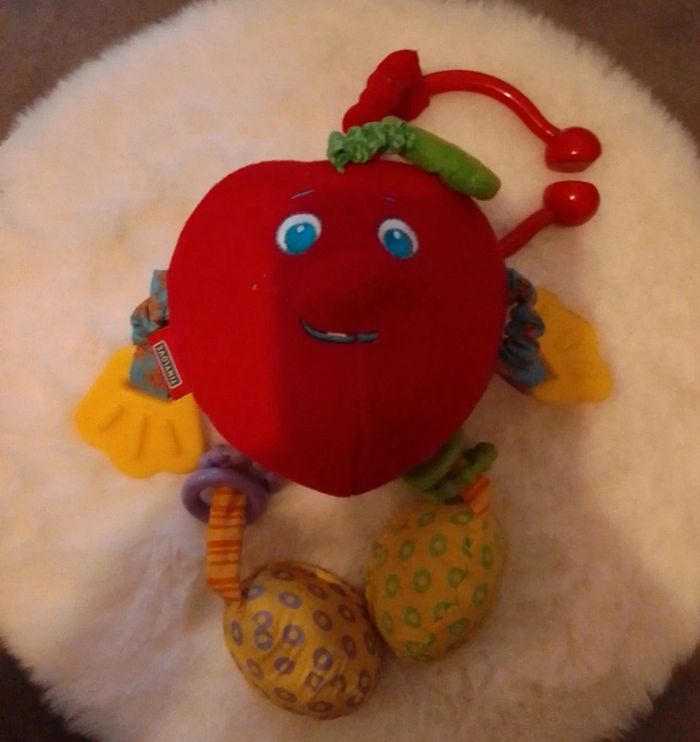 Peluche fraise jouet d'éveil tiny love - photo numéro 2