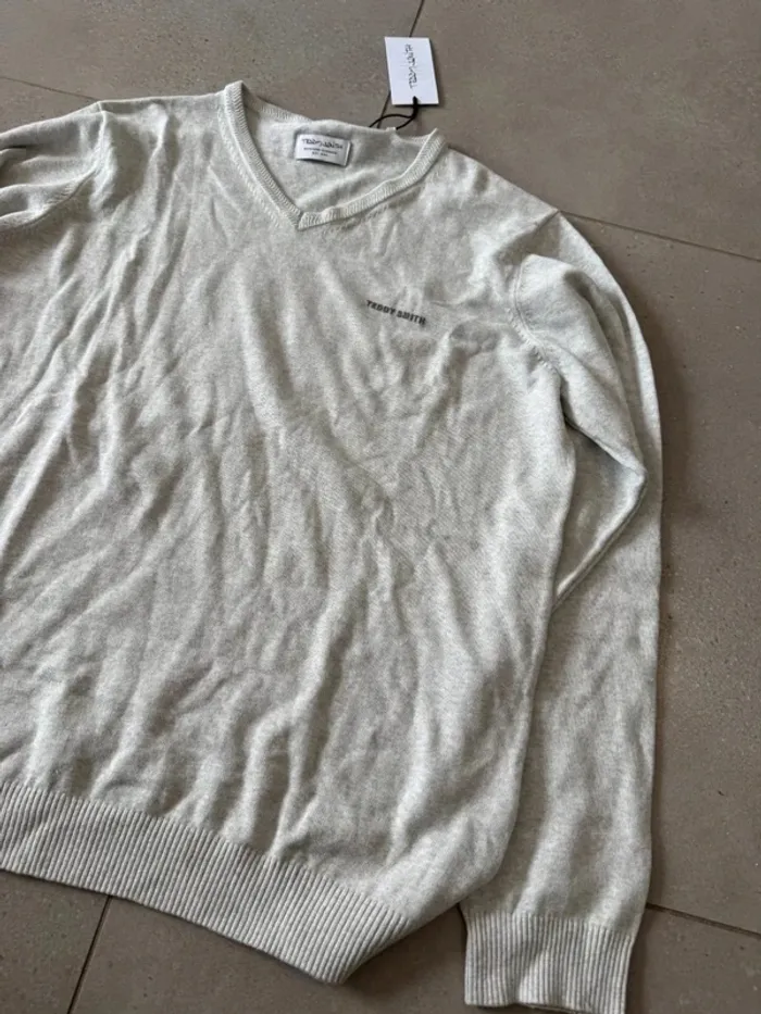 Pull gris Teddy Smith, taille 3XL, neuf valeur 40€ - photo numéro 2