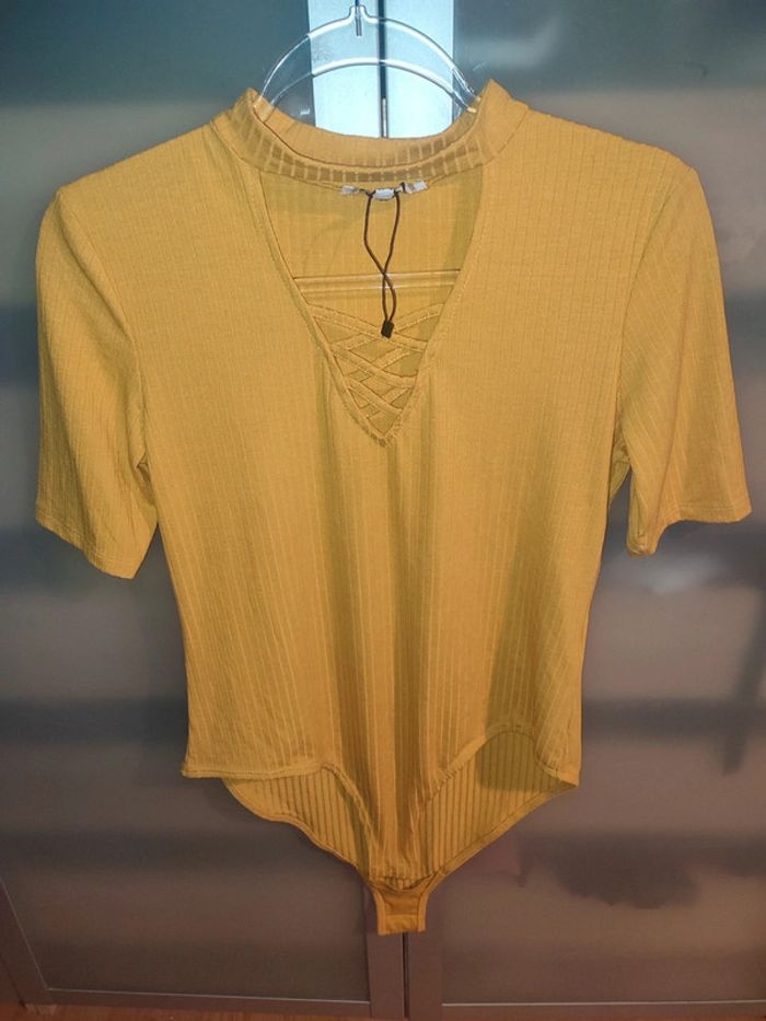 Body manches courtes taille 40 / L Jennyfer