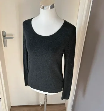 Gerard Darel, pull gris femme, taille 2/38 col strass