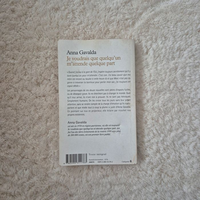 Livre Je voudrais que quelqu'un m'attende quelque part d'Anna Gavalda - photo numéro 2