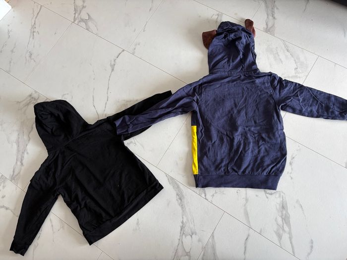 Lot de 2 sweat à capuche légers T. 3-4 ans garçon TBE - photo numéro 2