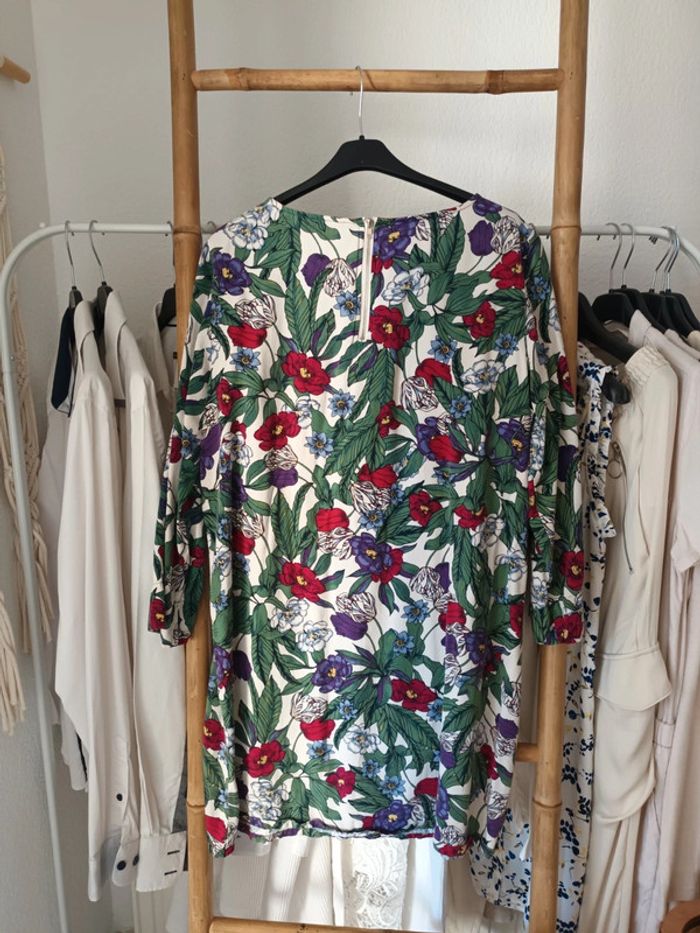 Jolie robe fleurie Only taille 36 - photo numéro 4