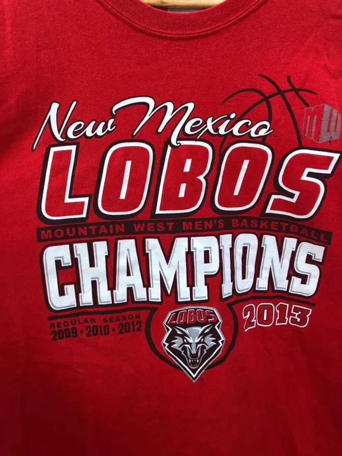 GIldan T-shirt red basketball New Mexico Lobos NCAA varsity Mens L - photo numéro 2