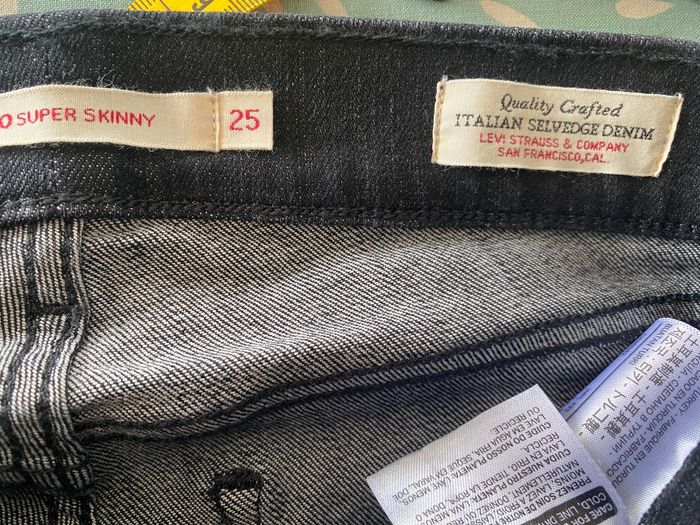 Jean neuf taille 25/30 levis - photo numéro 4