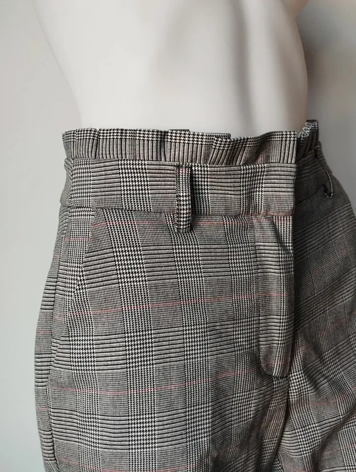 Short Naf Naf taille 34 - photo numéro 2