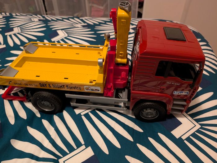 Camion plateau dépannage Bruder