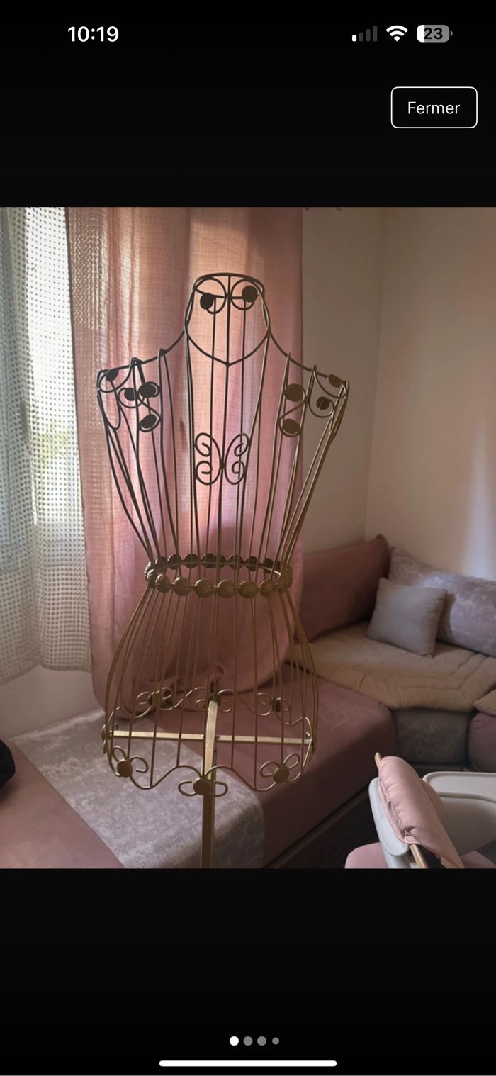 Mannequin en fer forgé romantique - photo numéro 4