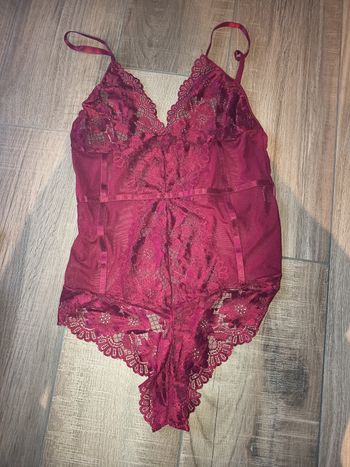 Body lingerie sexy bordeaux neuf taille 40