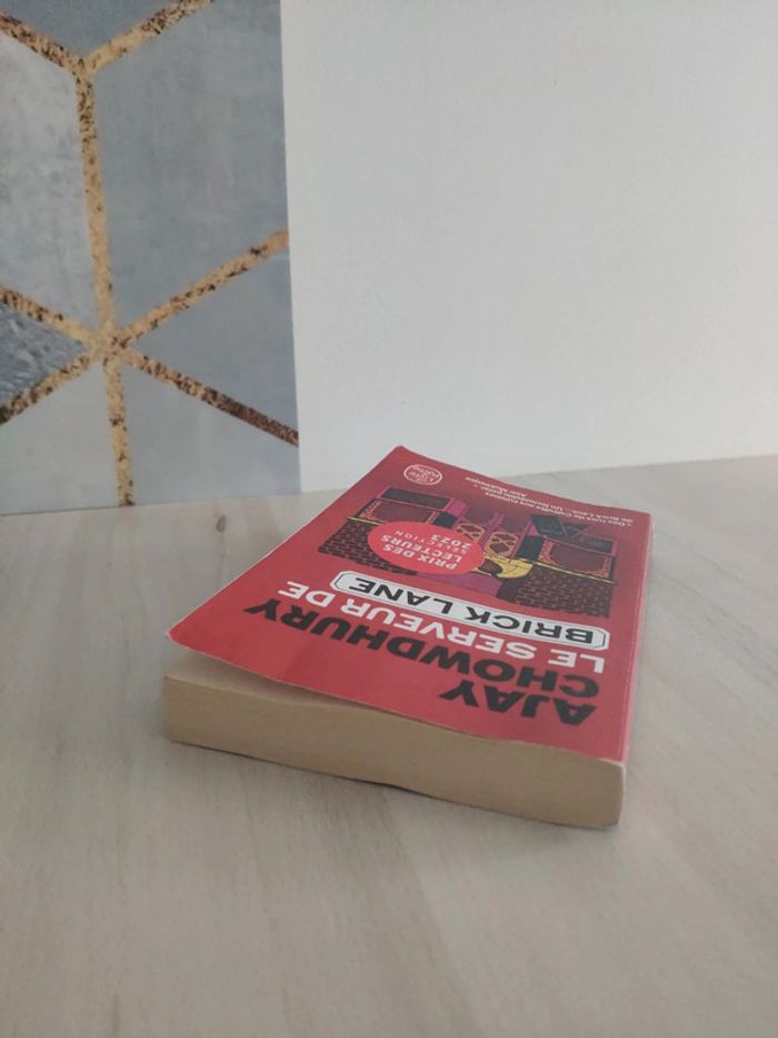Livre poche le serveur de Brick Lane Chowdhury prix lecteur 2023 - photo numéro 3