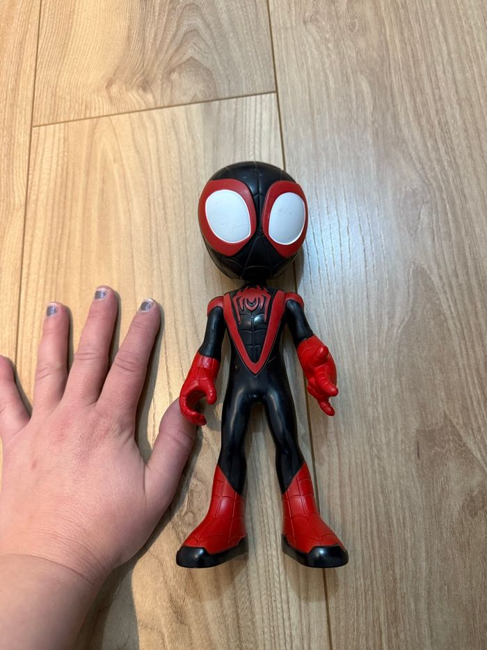 Superbe figurine Spiderman - photo numéro 3