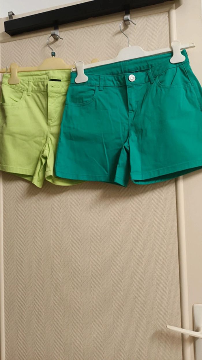 Lot de 2 short C&A. 14ans
