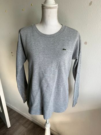 Très beau sweat-shirt Lacoste 40