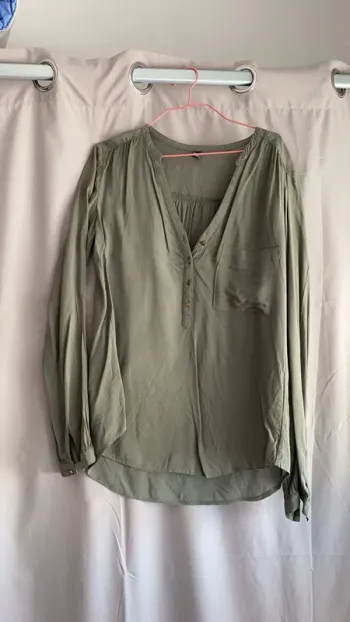 Petite chemise kaki légère