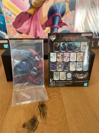 Berserk – Stand acrylique Femto and Beherit Ichiban Kuji Unmei ni Aragau, Kuroi Kenshi 10 cm