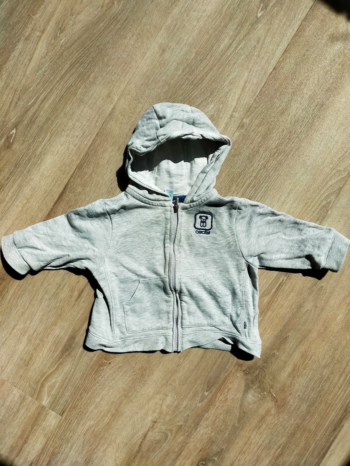 Gilet à capuche 9 mois