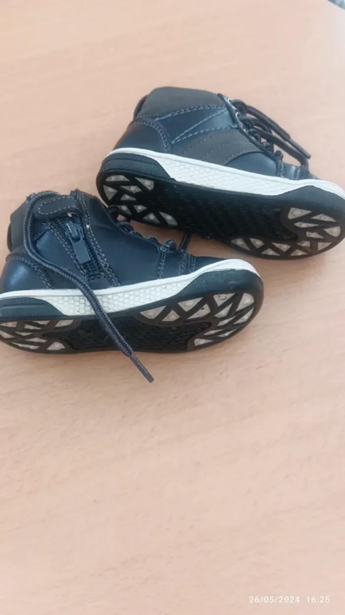 Chaussures 22 - photo numéro 3