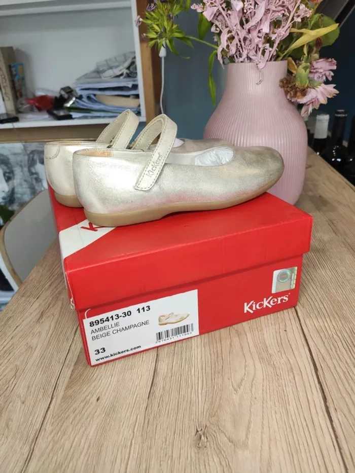Chaussures ballerines beige champagne kickers 33 neuves - photo numéro 4