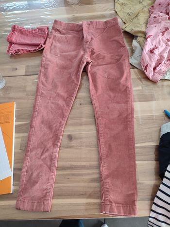 Pantalon et tee shirt manche courte