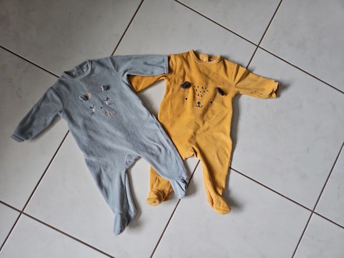 Lot de 2 pyjamas bébé fille 9 mois kiabi BBF2 - photo numéro 2