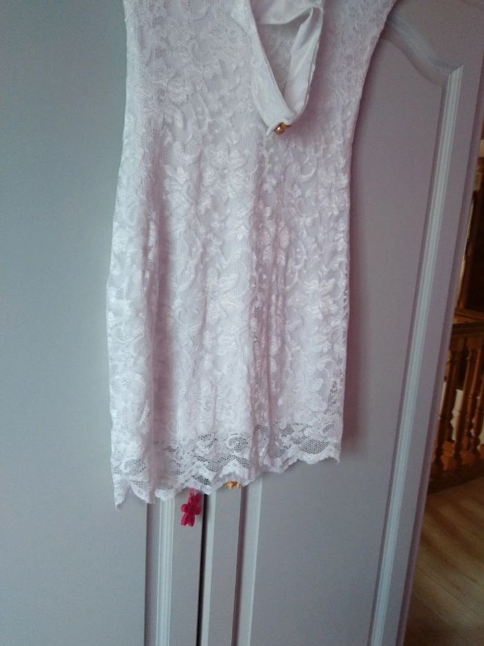 Robe dos nu en dentelleRobe dos nu en - photo numéro 2